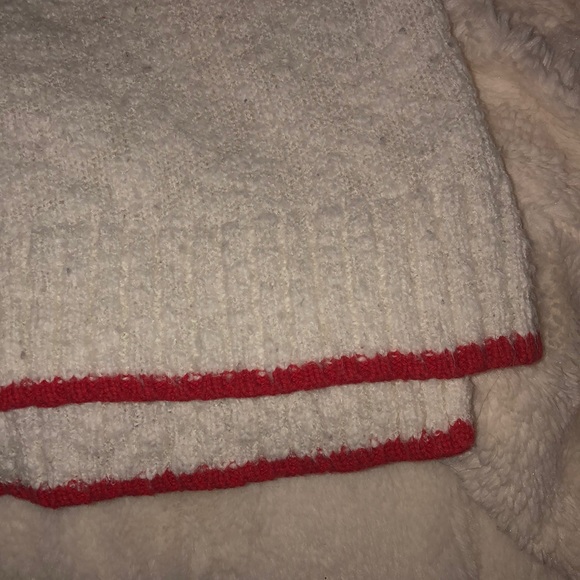 Sweater - Picture 4 of 4